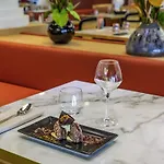Mercure Lyon Est Ξενοδοχείο