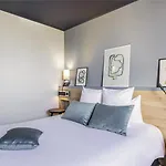 Mercure Lyon Est Szálloda