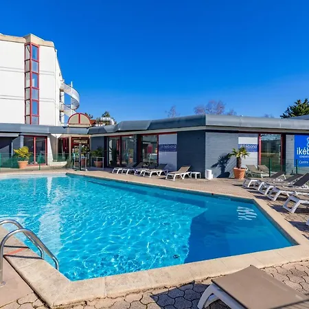 Mercure Lyon Est Hotel 4*