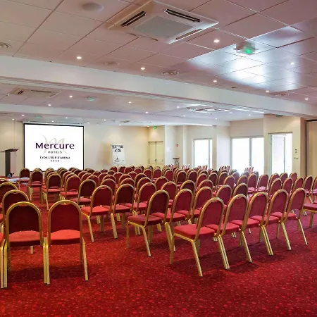 Mercure Lyon Est מלון