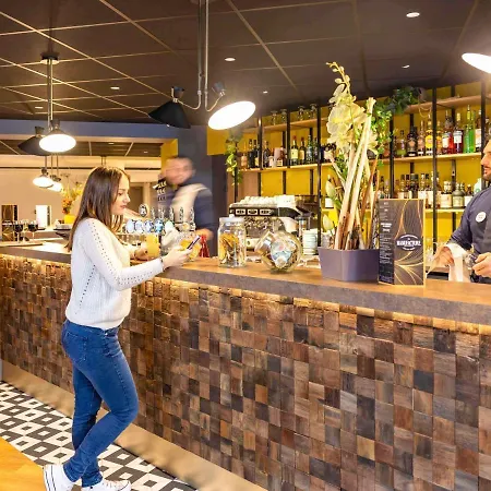 Mercure Lyon Est מלון 4*