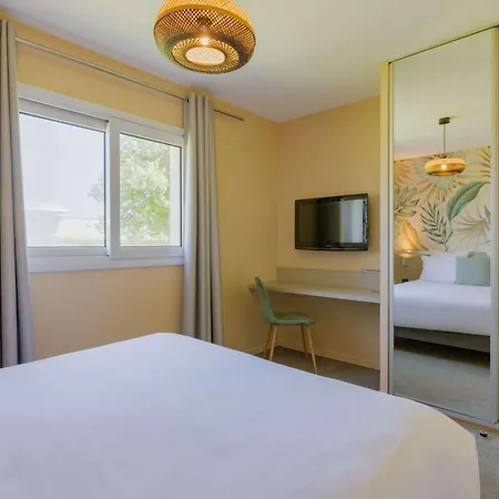 Mercure Lyon Est Hotel