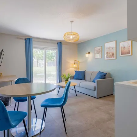 Mercure Lyon Est מלון 4*