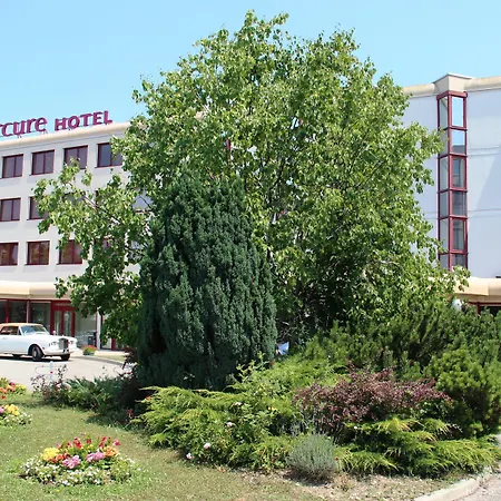 Mercure Lyon Est 4* Villefontaine