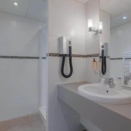Mercure Lyon Est 4*
